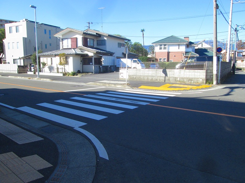 7.気をつけて横断ください
